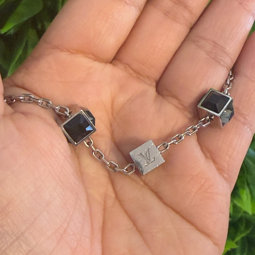 Louis Vuitton Silver With Black&Silver Gamble Charm Bracelet - Picture 7 of 15